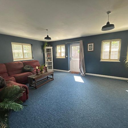 Double Room Yeovil Town Centre Екстер'єр фото